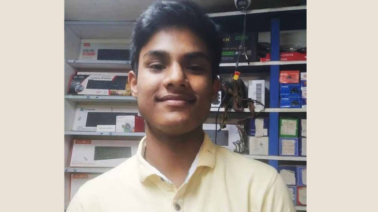 চিলমারীতে মোটরসাইকেল নিয়ন্ত্রণ হারিয়ে এক যুবকের মৃত্যু।
