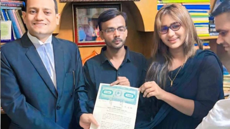 সকল মামলার অবসান ঘটিয়ে একসাথে জীবন গড়ার সিদ্ধান্ত নিলেন হির