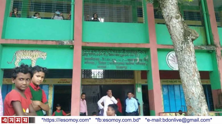 খানসামা উপজেলা প্রাথমিক শিক্ষা তদন্তকারী কর্মকর্তার সামনে প্
