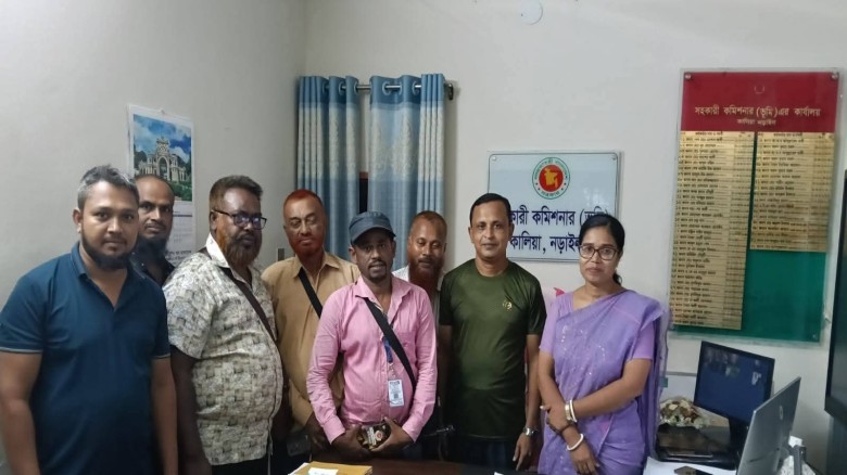 কালিয়ায় নবাগত এসিল্যান্ড সাথে সাংবাদিকদের সৌজন্য সাক্ষাৎ।