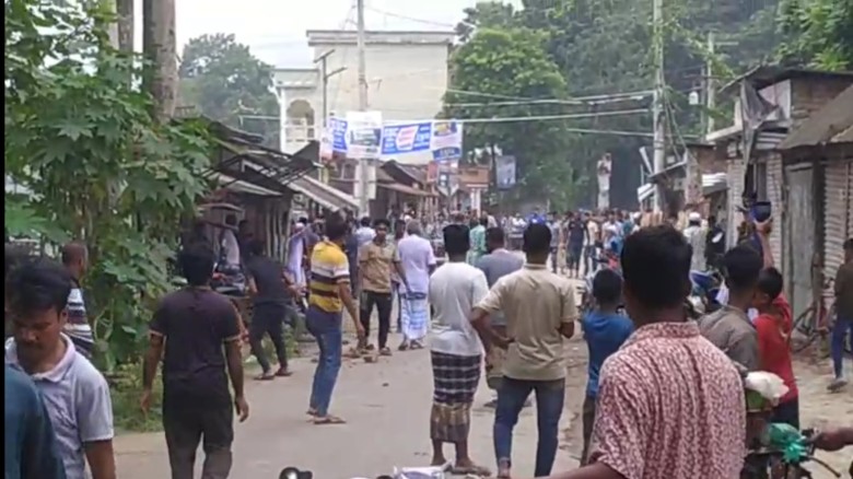 কেরামবোর্ড খেলাকে কেন্দ্র করে  দু'পক্ষের সংঘর্ষে বাগেরহাটের 
