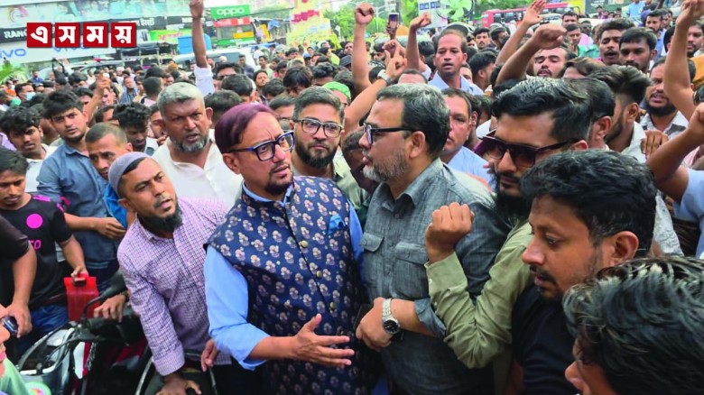 চট্টগ্রাম নগরীতে রাস্তায় হকার, মেয়রের নির্দেশনা কতটুকু কার্য