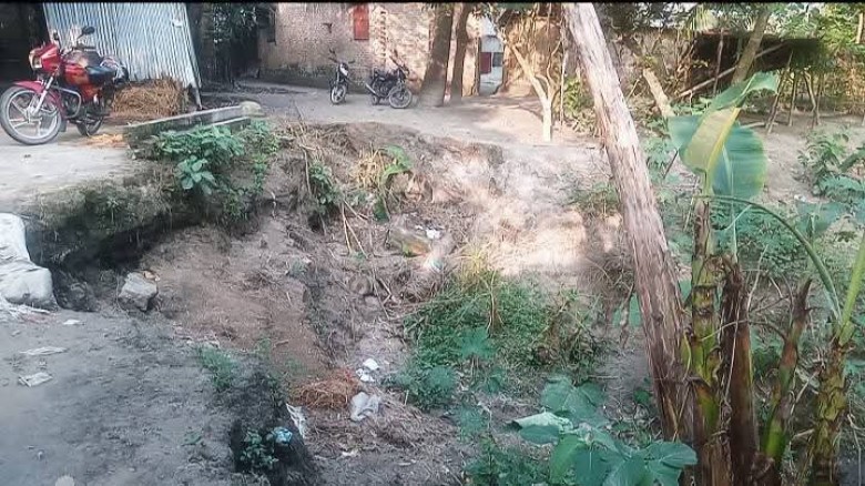 সড়কও কালভার্ট ভেঙে পড়ায় জনসাধারণের  দুর্ভোগ।