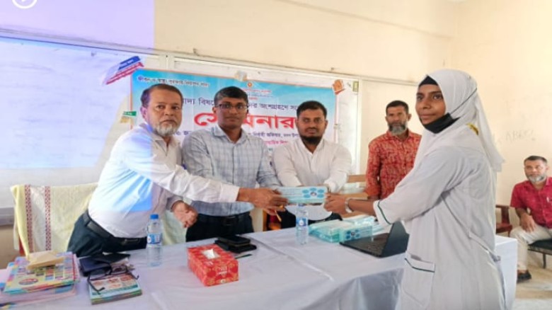 পাবলিক উচ্চ বিদ্যালয়ের শিক্ষার্থীদের মাঝে নিরাপদ খাদ্য কর্ত