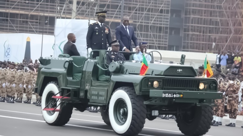 বেনিনে প্রেসিডেন্টকে অপসারণের দাবি সেনাদের, পাল্টা বার্তা সর