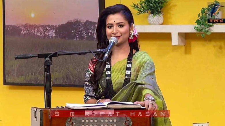 মেধা ও গানের কন্ঠের জাদু দিয়ে বড় শিল্পী হতে চান তানহা