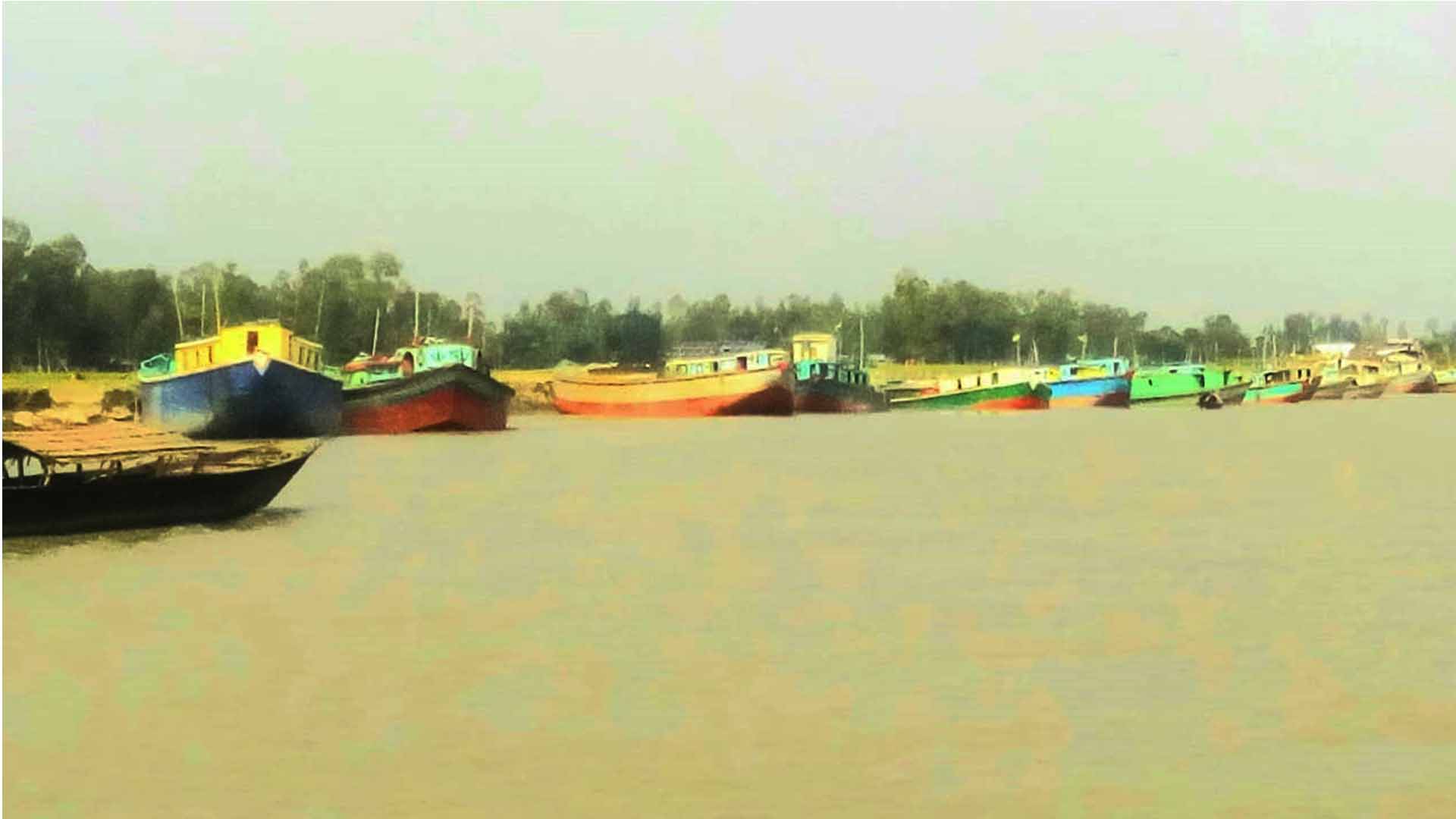 চিলমারী থেকে প্রতি বছরে হারিয়ে যাচ্ছে কোটি কোটি টাকার বালু